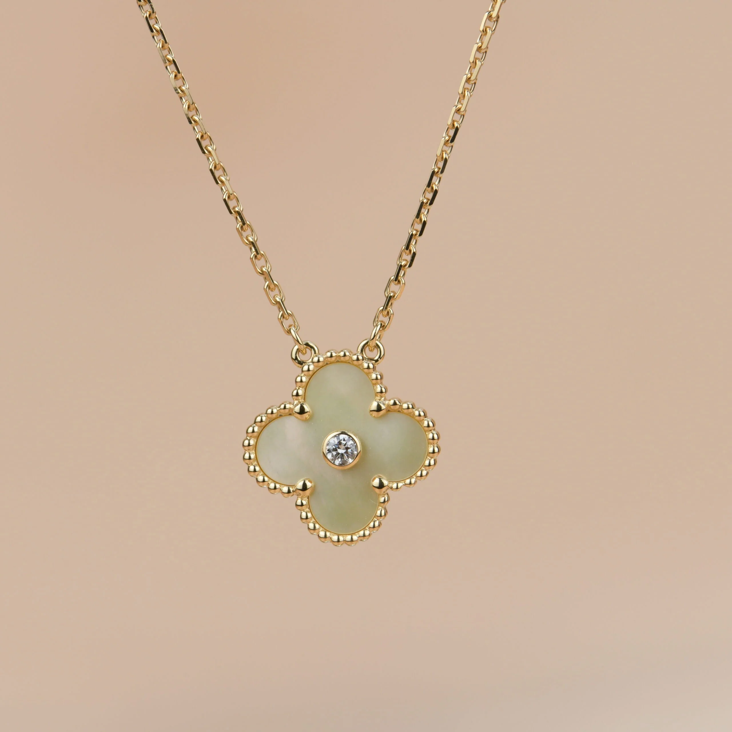 [VA]CLOVER 15MM DIAMOND GOLD MOTHER OF PEARL NECKLACE