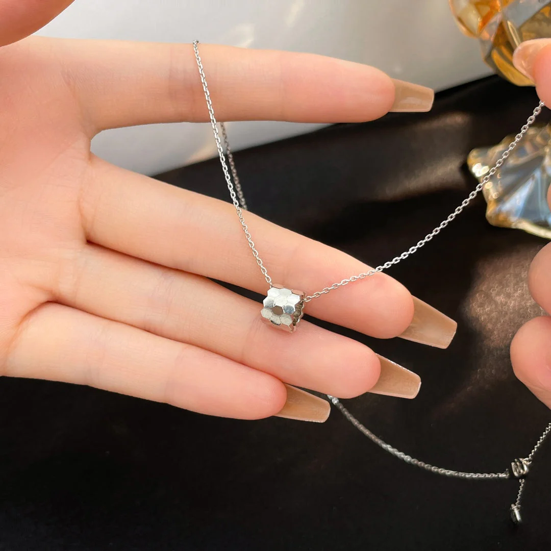 [CH]BEE MINI NECKLACE