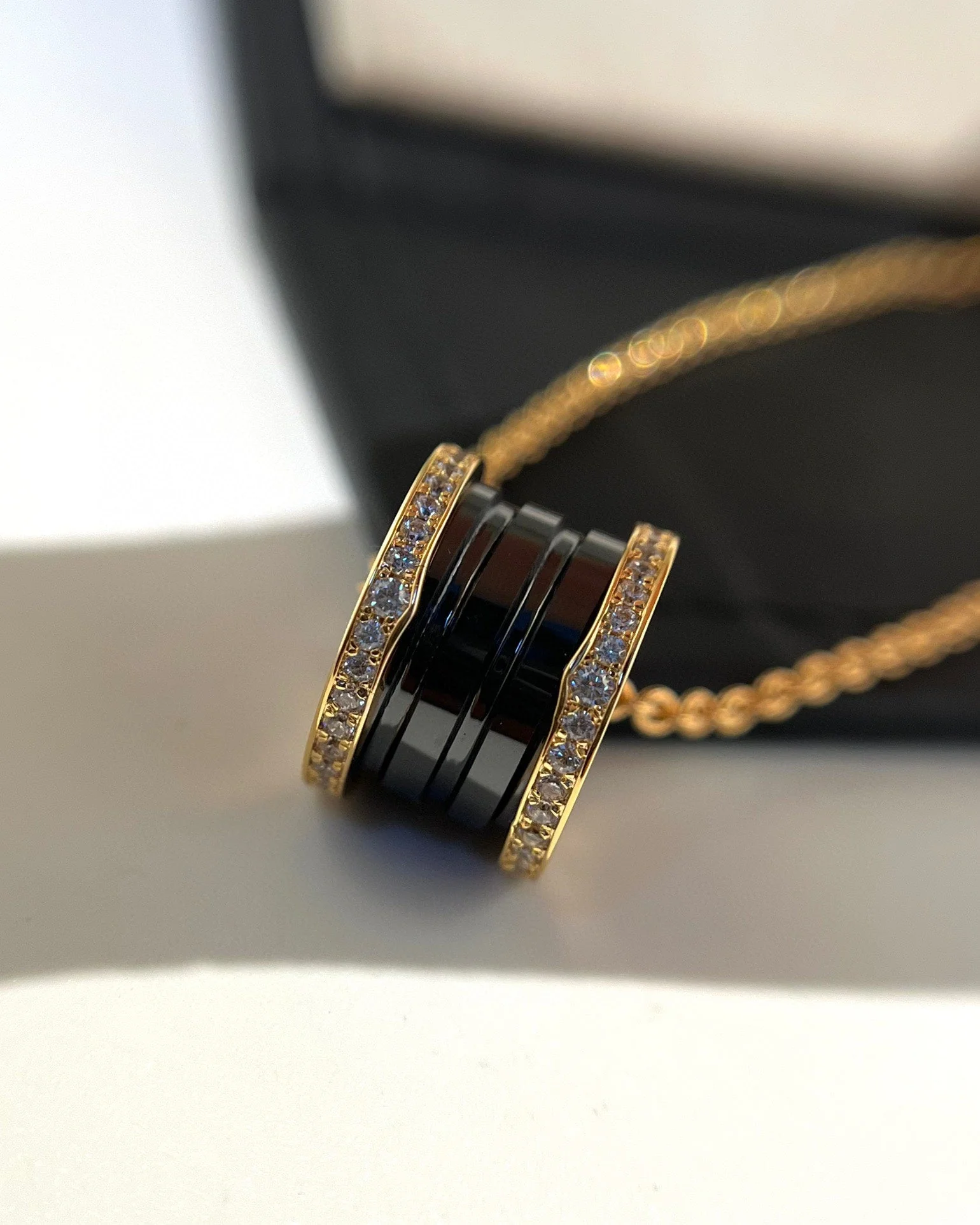 [BV]ZERO 1 BLACK CERAMIC DIAMOND PINK GOLD NECKLACE