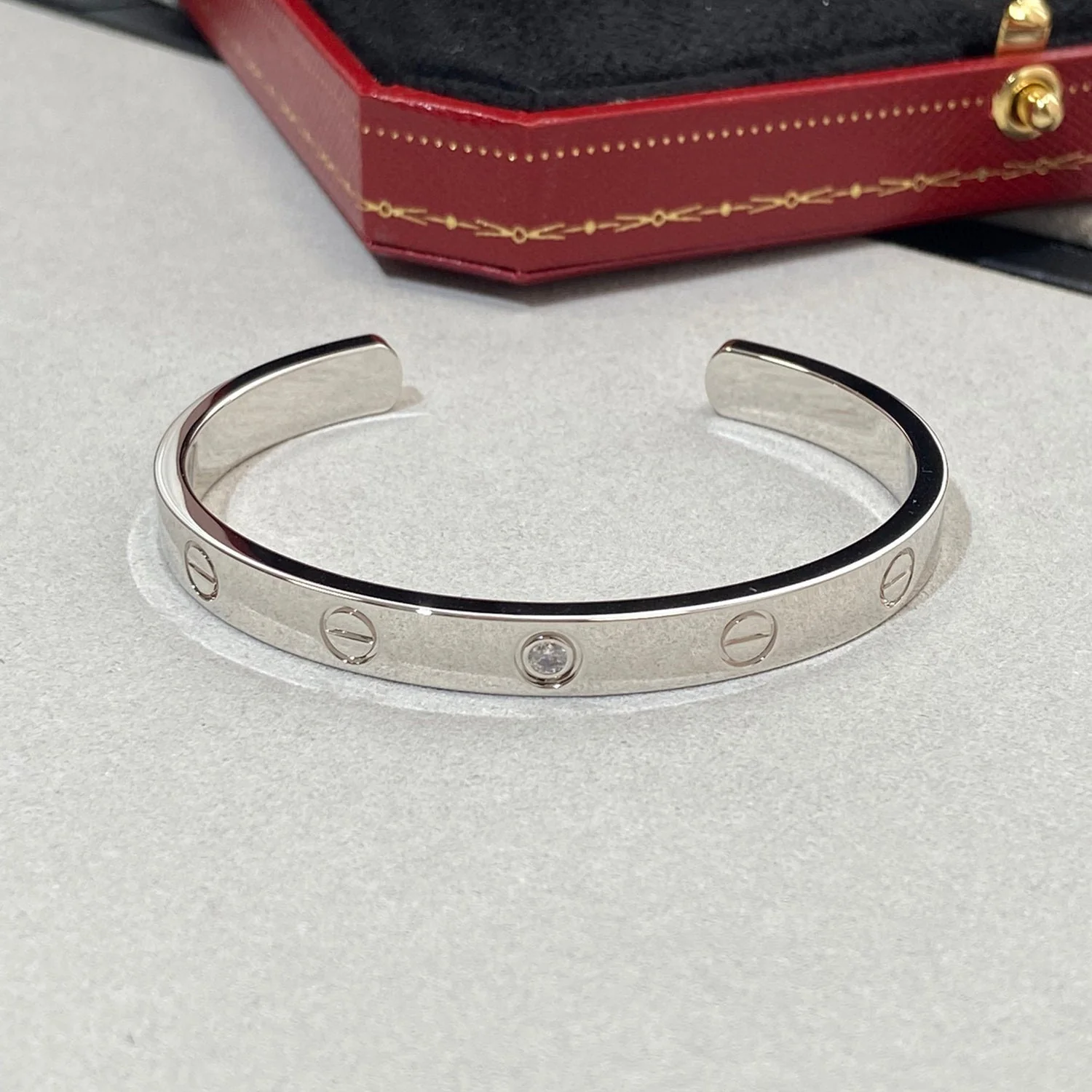 [CT]LOVE BRACELET 6.1MM 1 DIAMOND OPEN CUFF