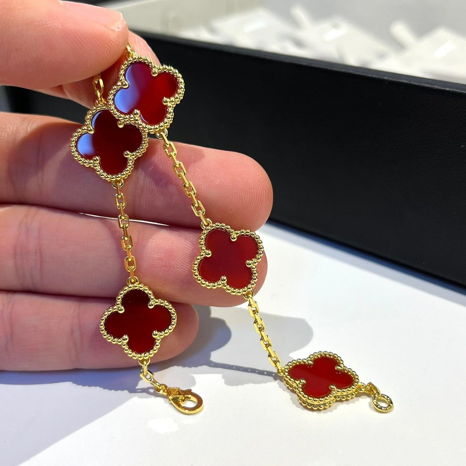 [VA]CLOVER 5 MOTIFS RED AGATE  BRACELET