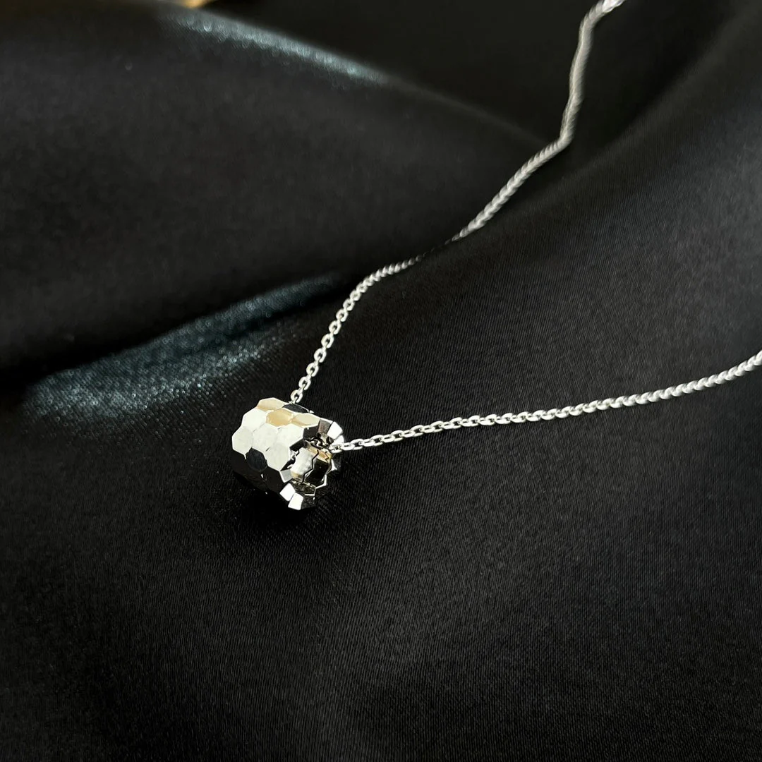 [CH]BEE MINI NECKLACE