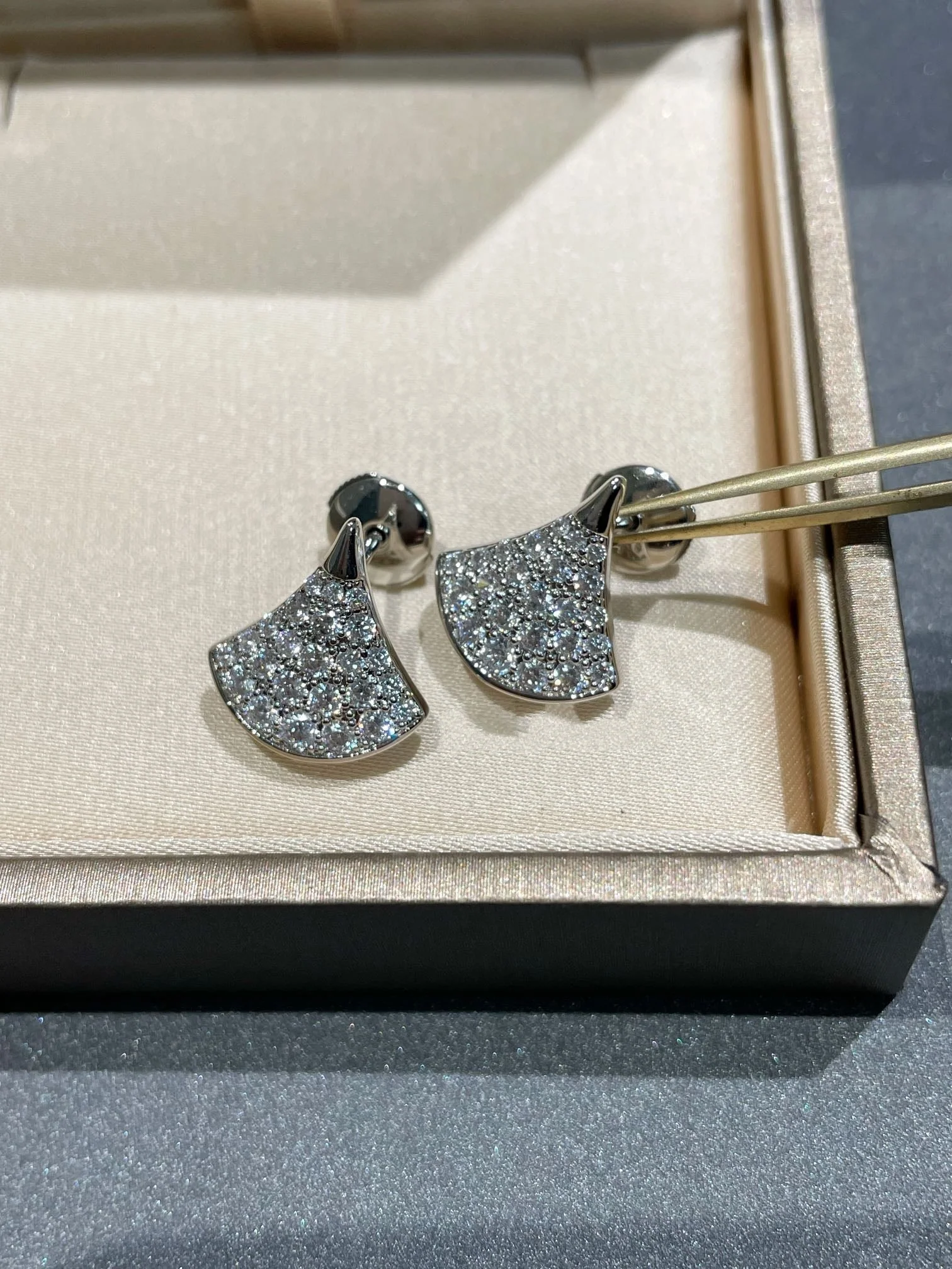 [BV]DREAM STUD EARRINGS DIAMOND