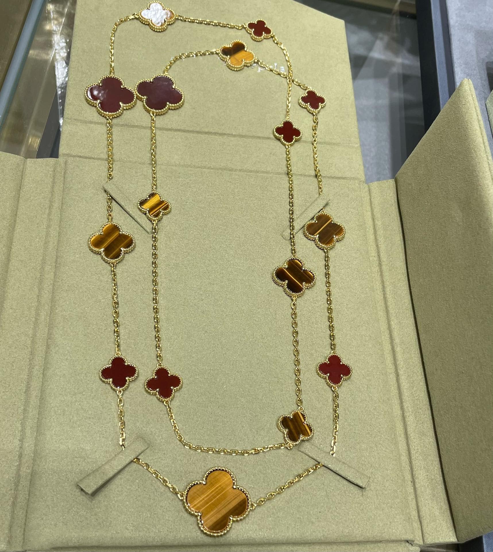 [VA]CLOVER 16 MOTIF CARNELIAN TIGER EYE ROSE GOLD NECKLACE