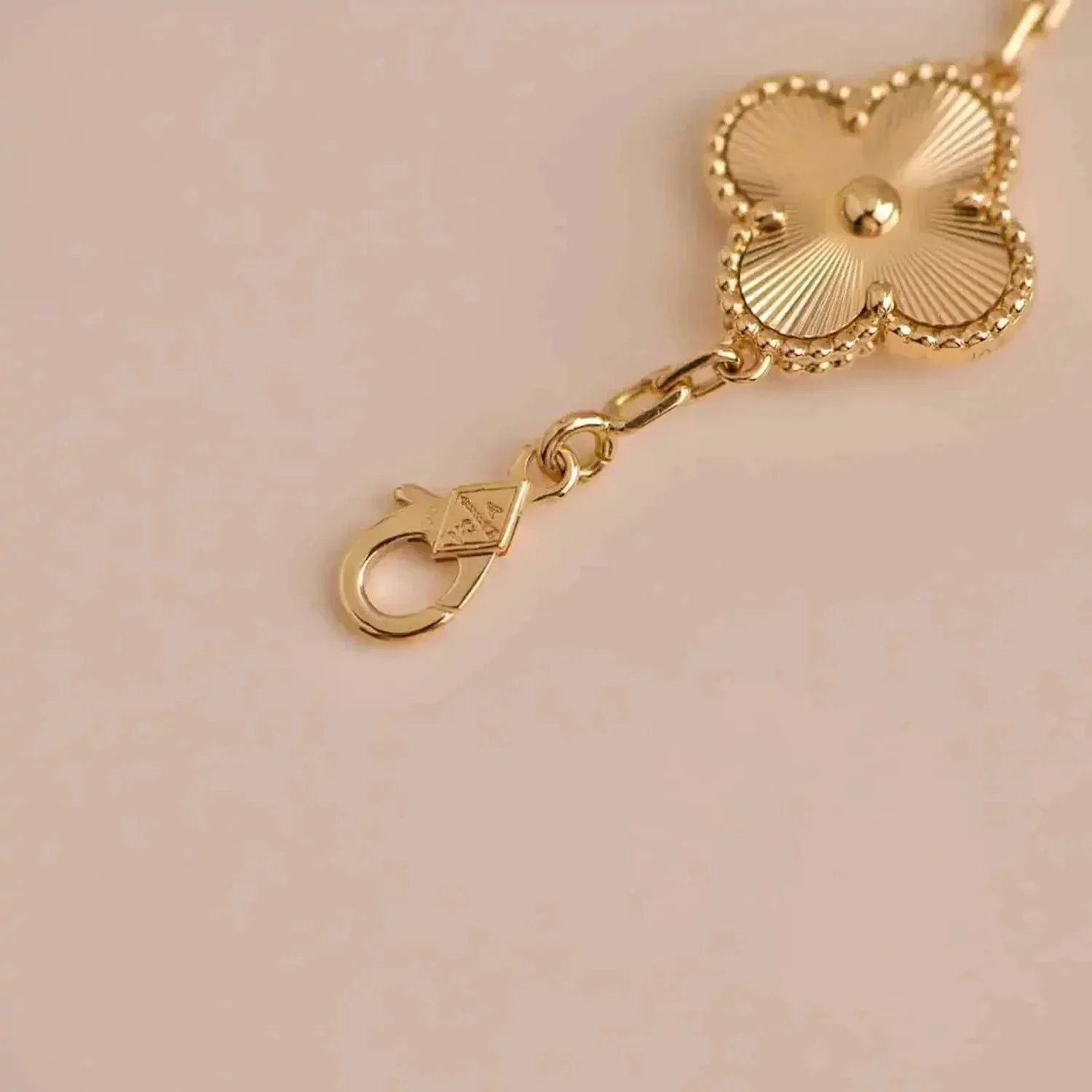 [VA]CLOVER 5 FLOWERS LASER BRACELET