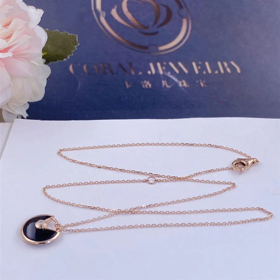 [CT]AMULETTE ROSE GOLD ONYX NECKLACE