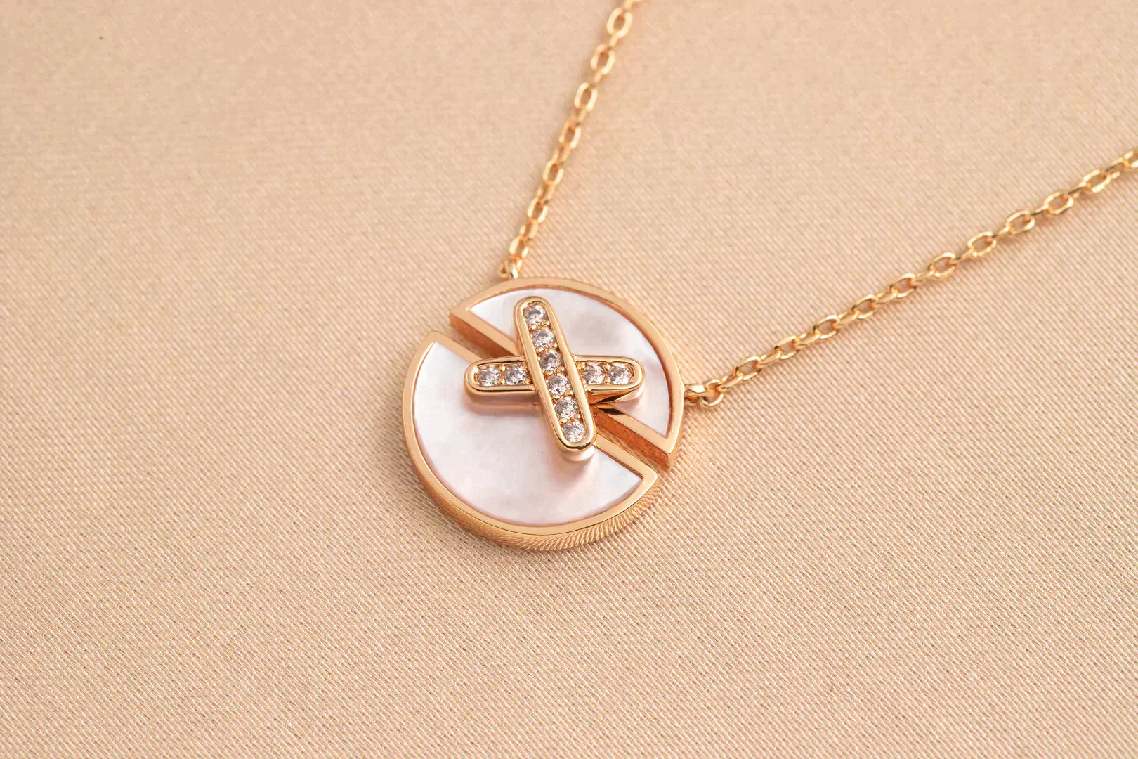 [CH]JEUX DE ROSE GOLD DIAMOND NECKLACE