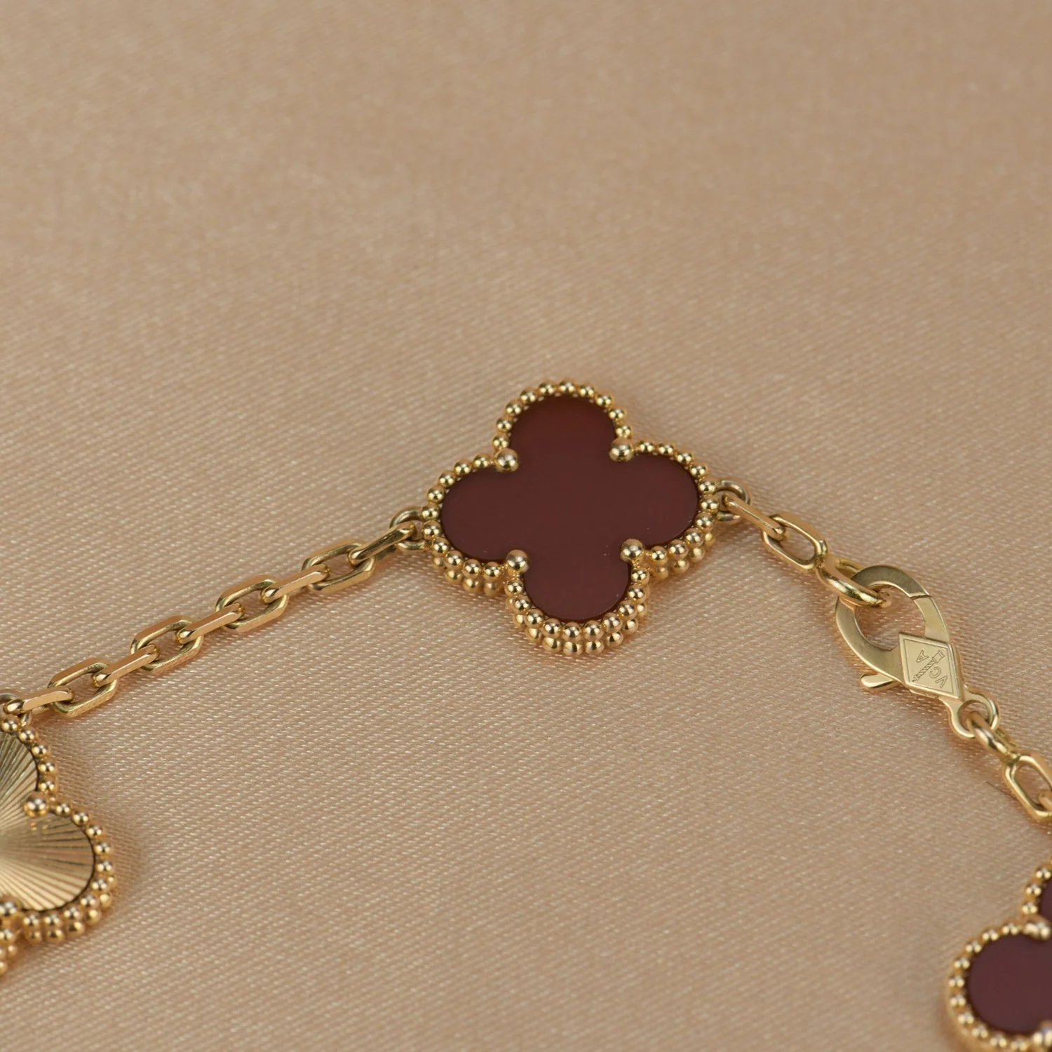 [VA]CLOVER  5 MOTIFS CARNELIAN GOLD BRACELET