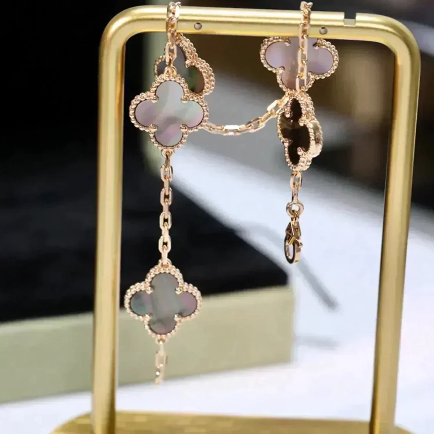 [VA]CLOVER 5 MOTIF GRAY MOP  BRACELET