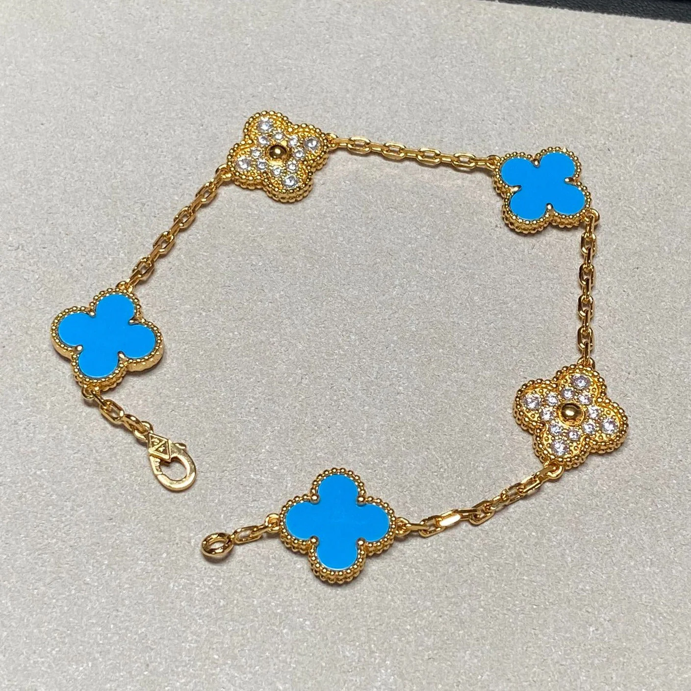 [VA]CLOVER 5 MOTIF BLUE CHALCEDONY DIAMOND GOLD BRACELET