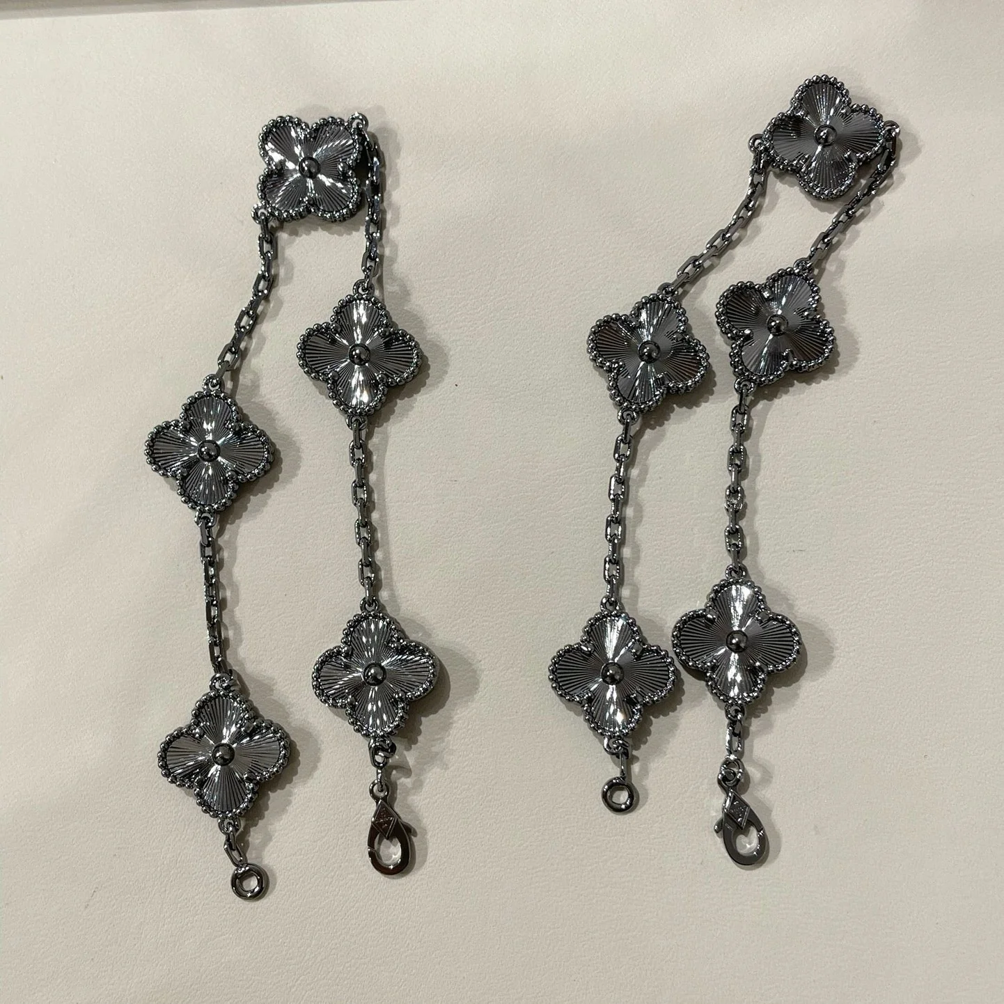 [VA]CLOVER 5 MOTIF BLACK BRACELET