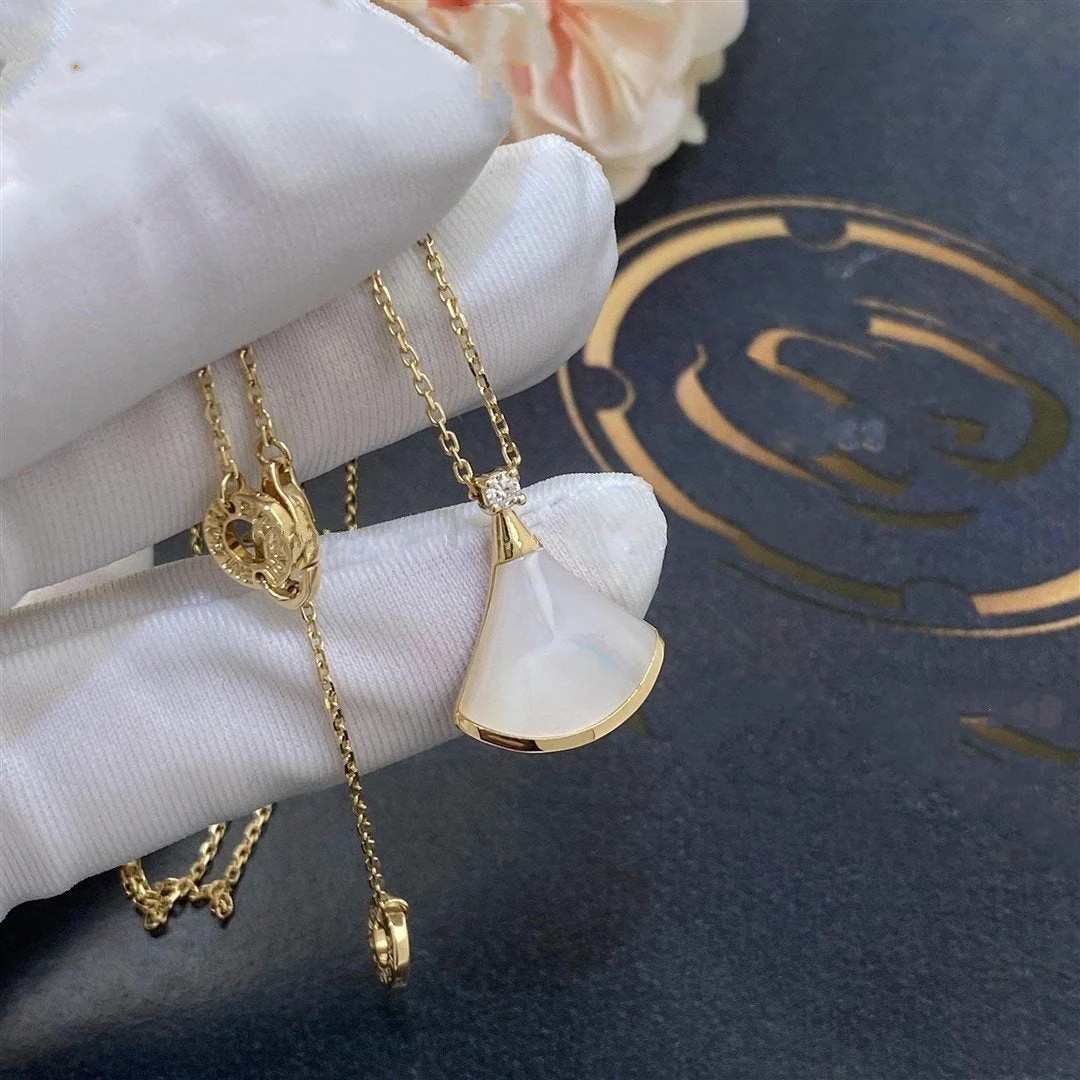 [BV]DREAM NECKLACE WHITE MOP GOLD 1 DIAMOND