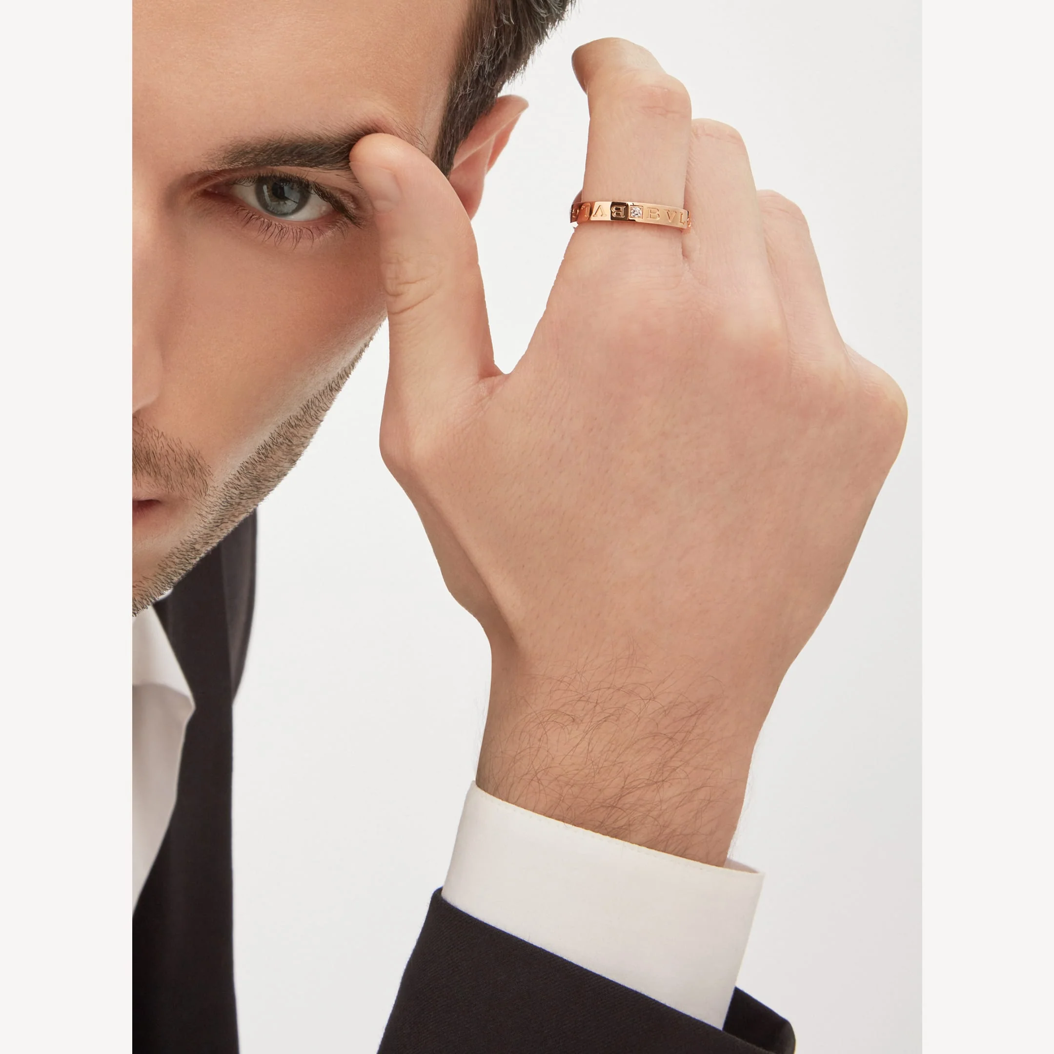 [BV]ZERO 1 ESSENTIAL WITH A DIAMOD RING