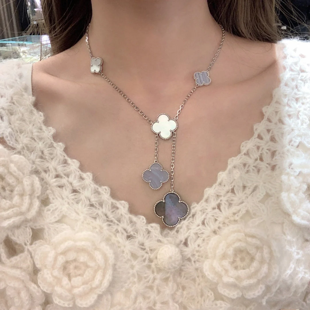 [VA]CLOVER MOP CHALCEDONY NECKLACE SILVER 6 MOTIF