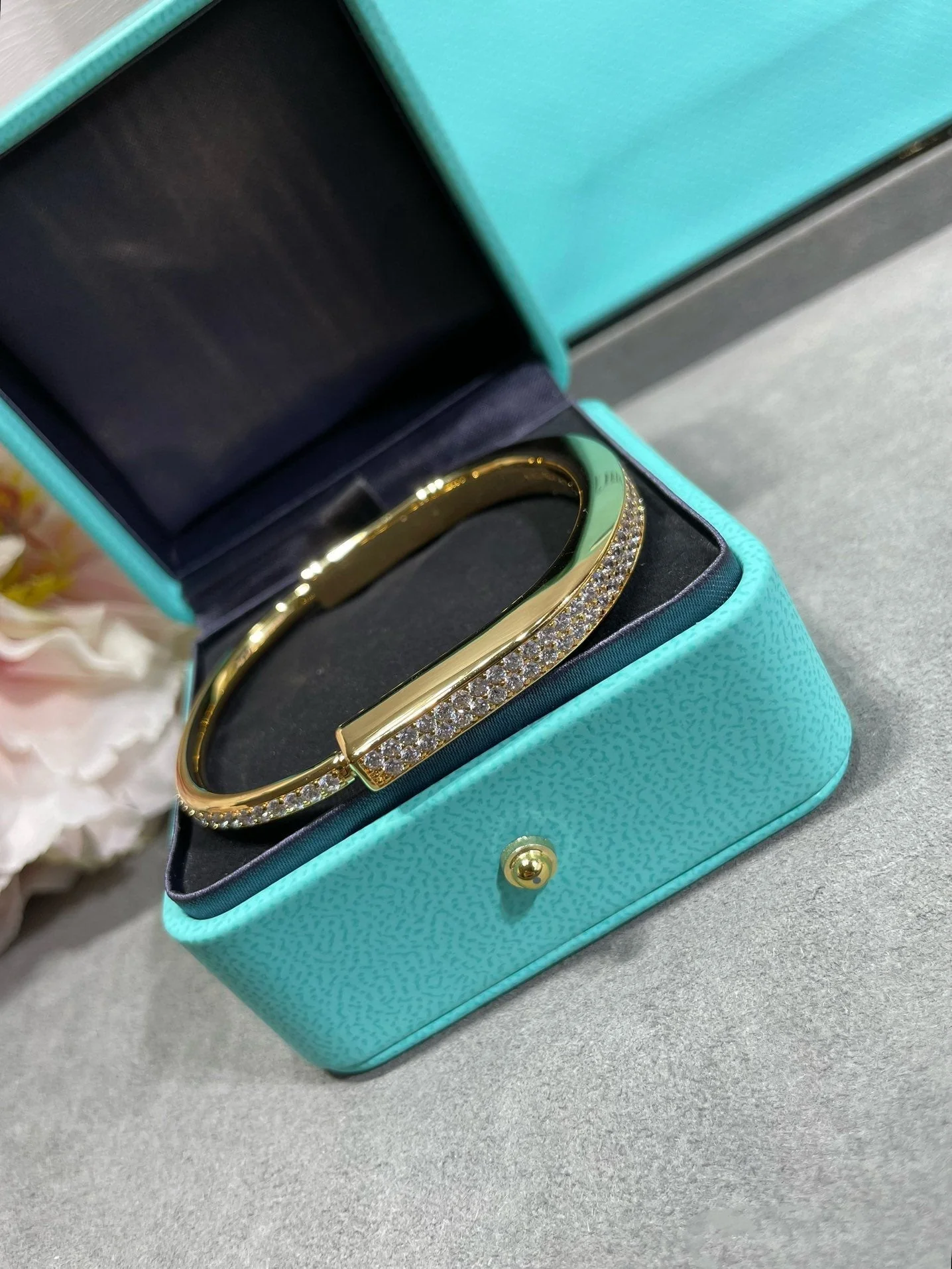 [TF]LOCK BRACELET DIAMOND PAVED