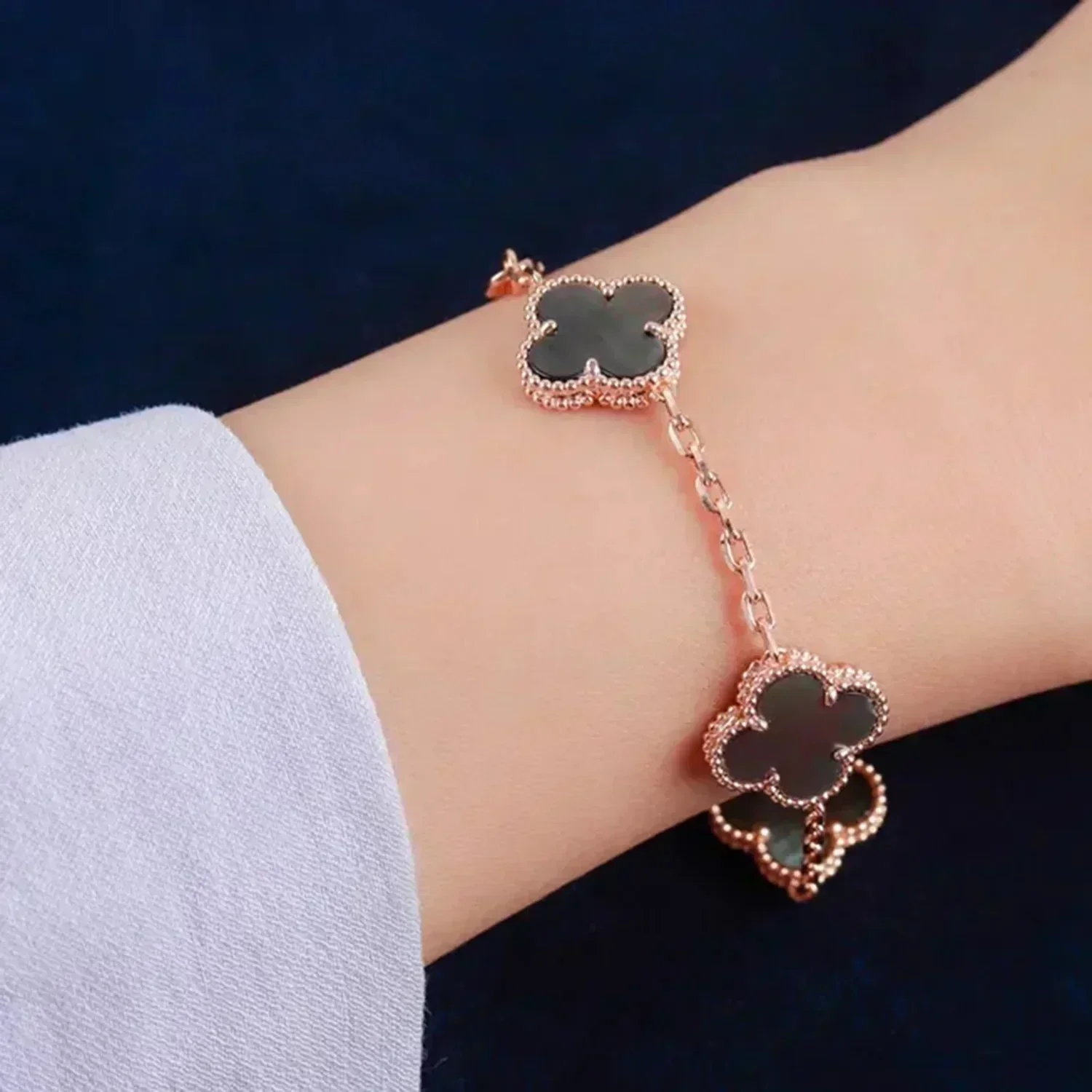 [VA]CLOVER 5 MOTIF GRAY MOP  BRACELET