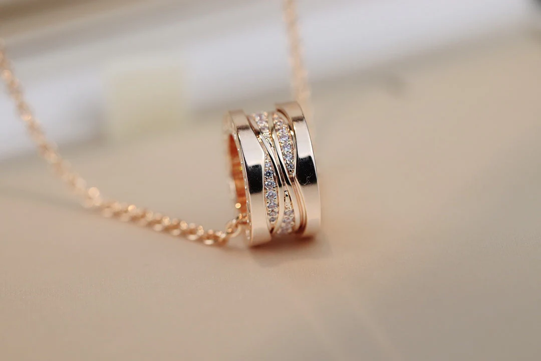 [BV]ZERO 1 PINK GOLD DIAMOND NECKLACE
