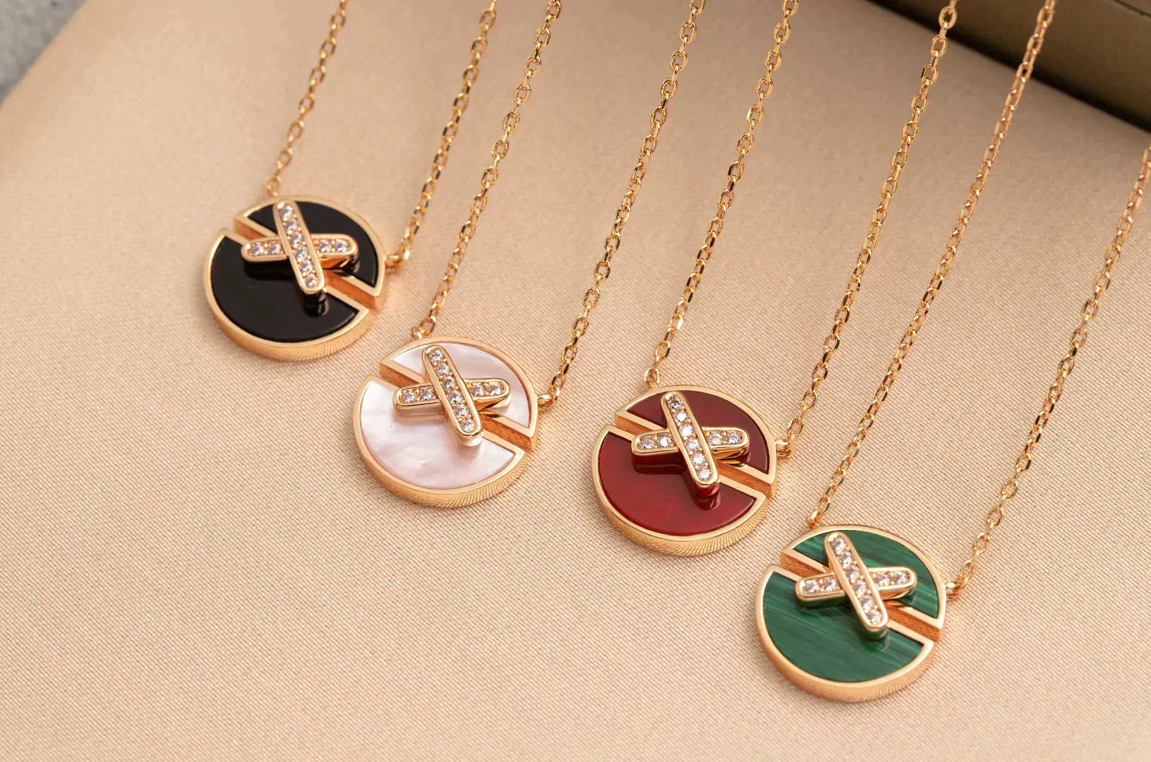 [CH]JEUX DE ROSE GOLD DIAMOND NECKLACE