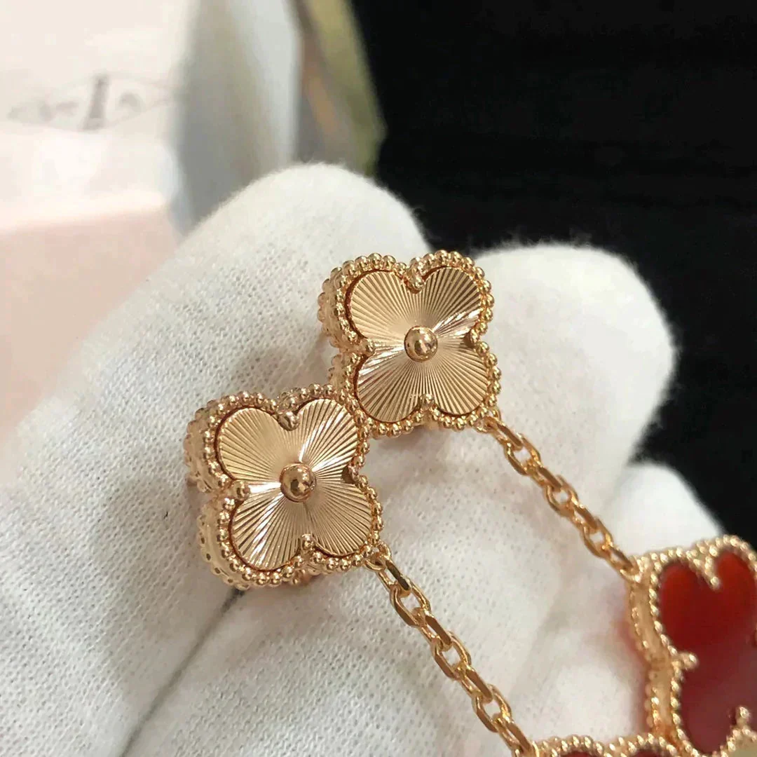 [VA]CLOVER 2 MOTIF  LASER CARNELIAN EARRINGS
