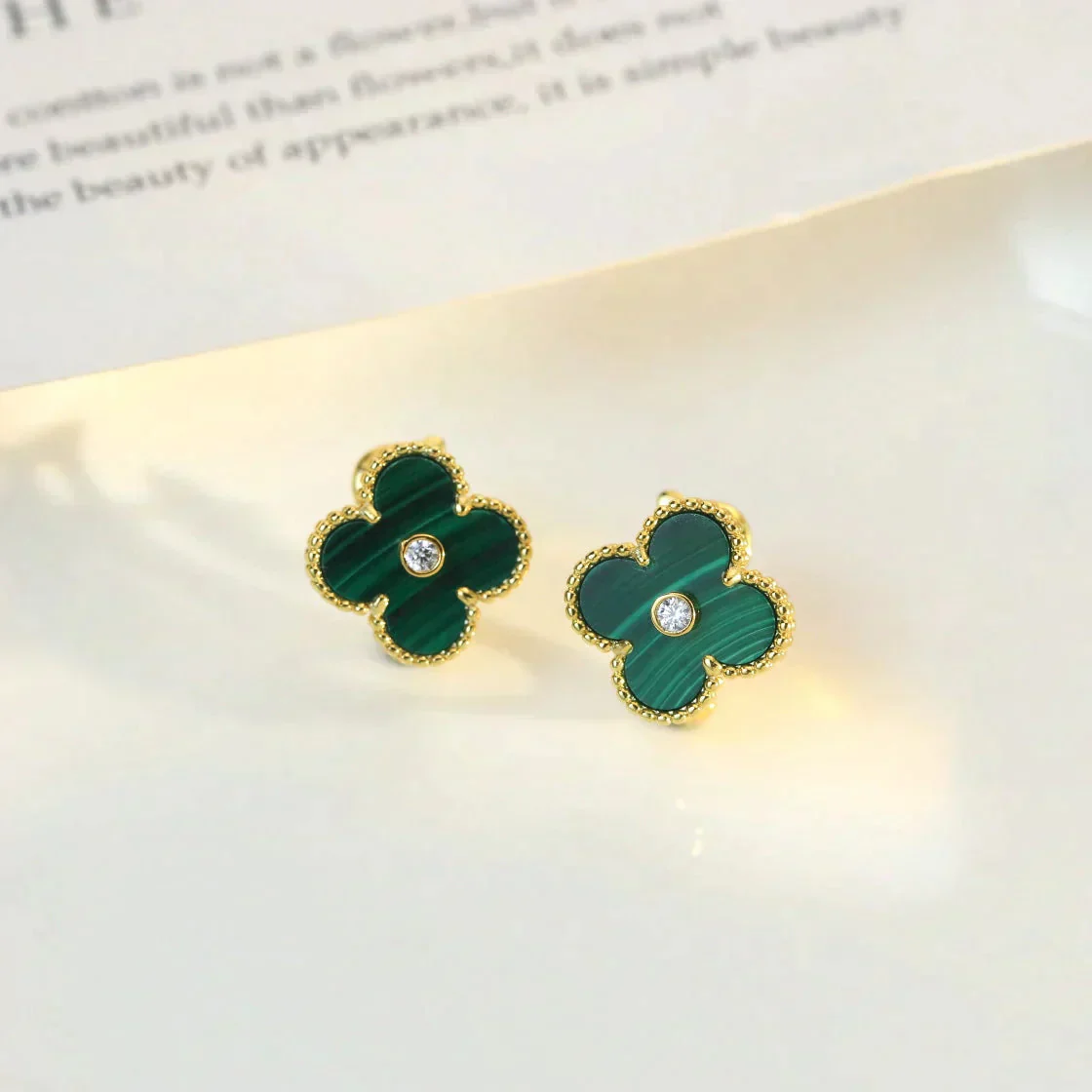 [VA]CLOVER MEDIUM 1 MOTIFS MALACHITE DIAMOND EARRINGS