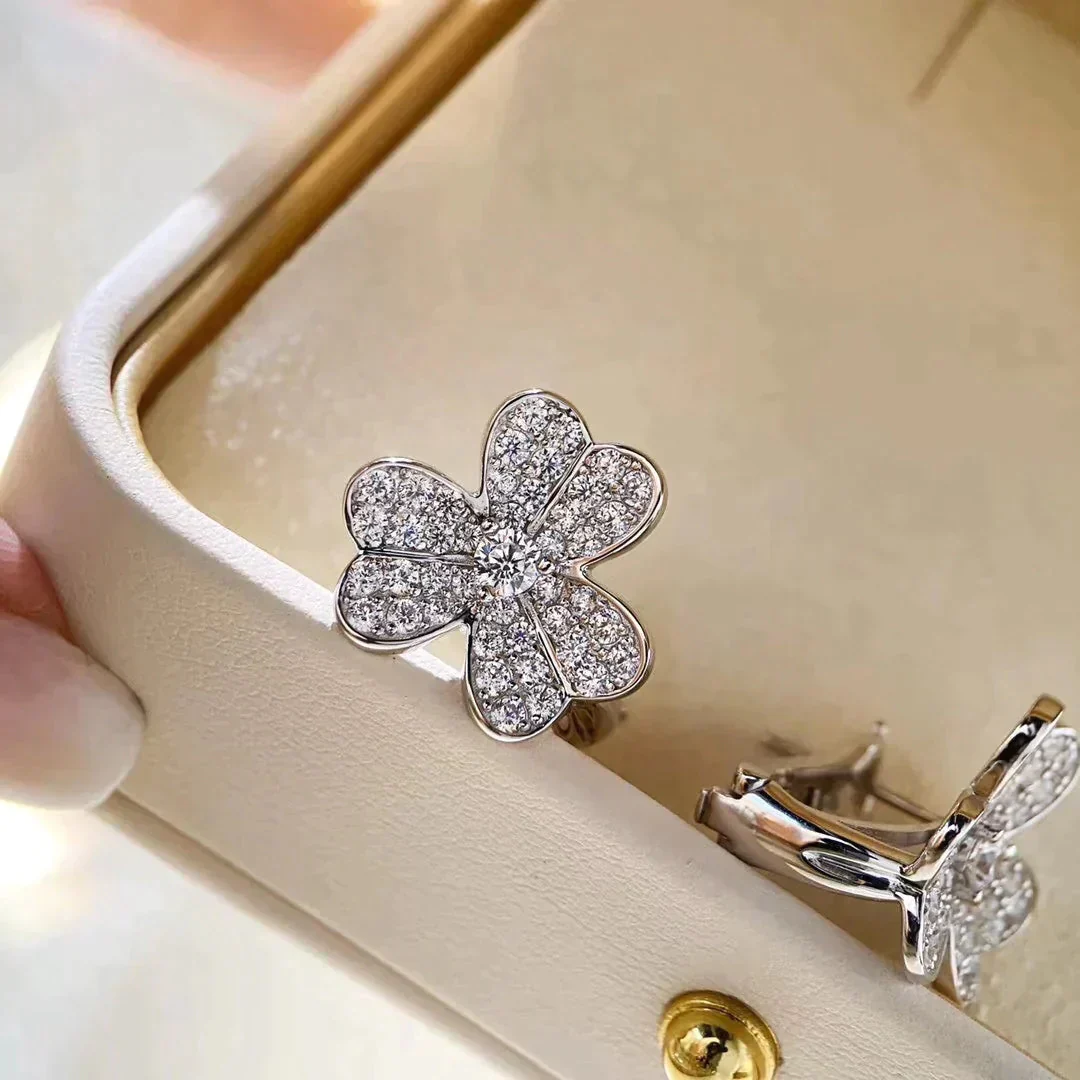 [VA]CLOVER COMOS DIAMOND EARRINGS SILVER