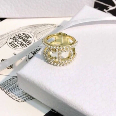 [CD]30 MONTAIGNE ANTIQUE PEARL GOLD RING