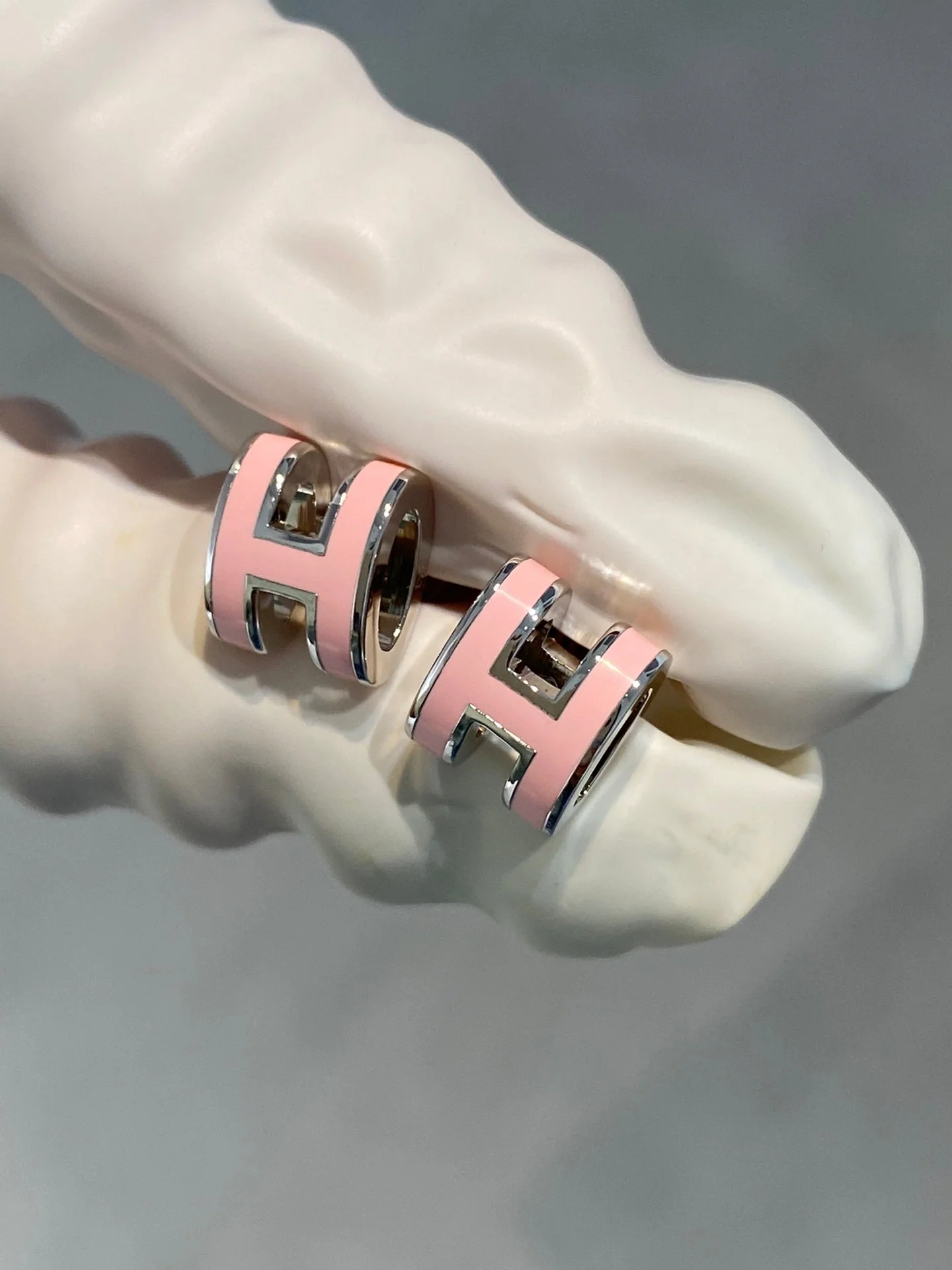 [Hmes]MINI POP H SILVER EARRINGS PINK