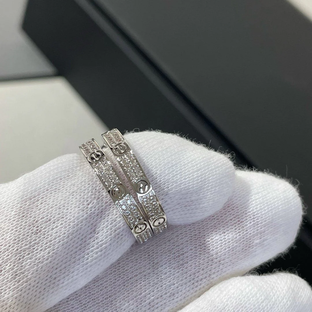 [CT]LOVE DIAMOND SILVER HOOP EARRINGS