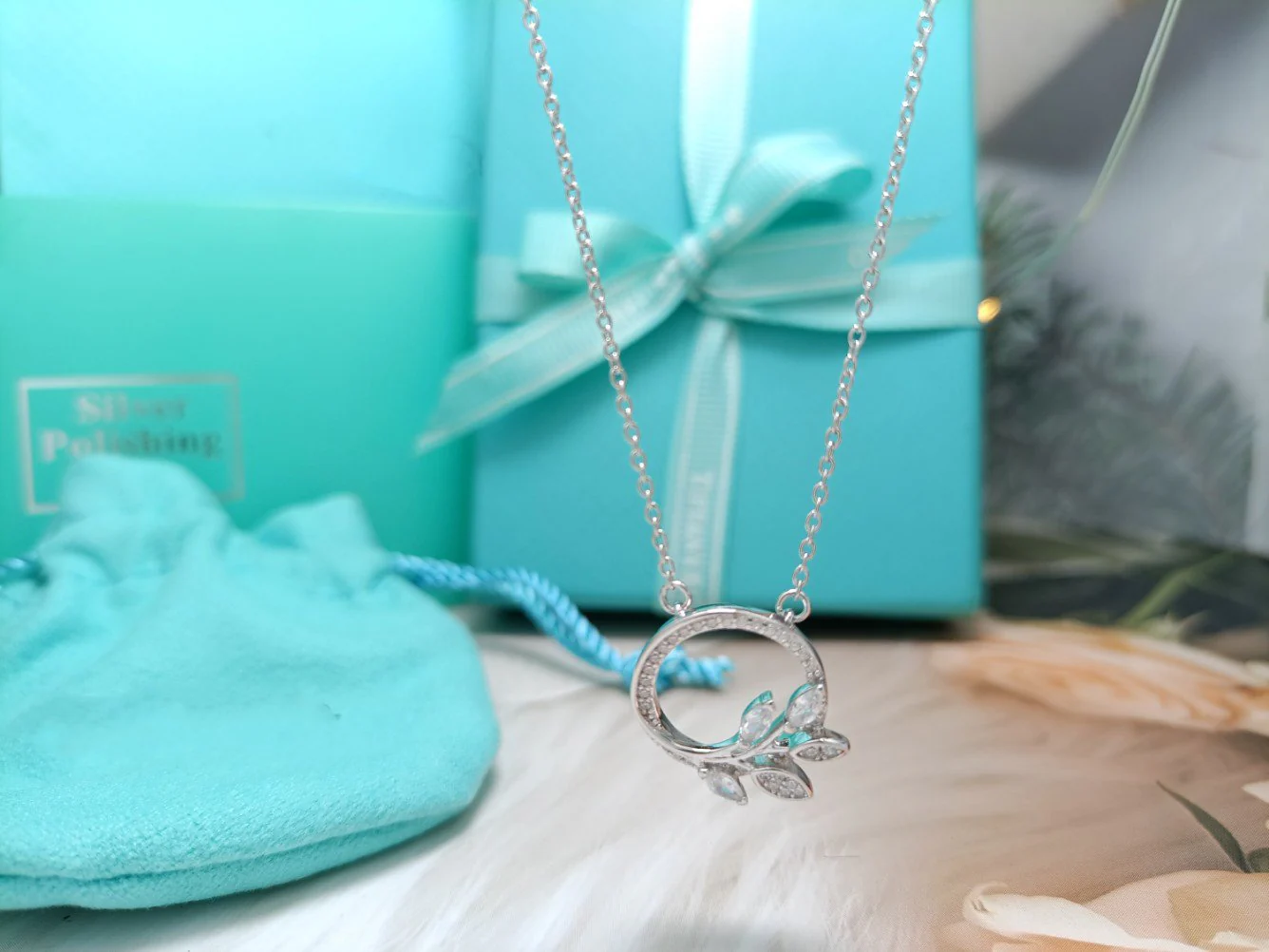 [TF]DIAMOND VINE CIRCLE PENDANT PLATINUM NECKLACE