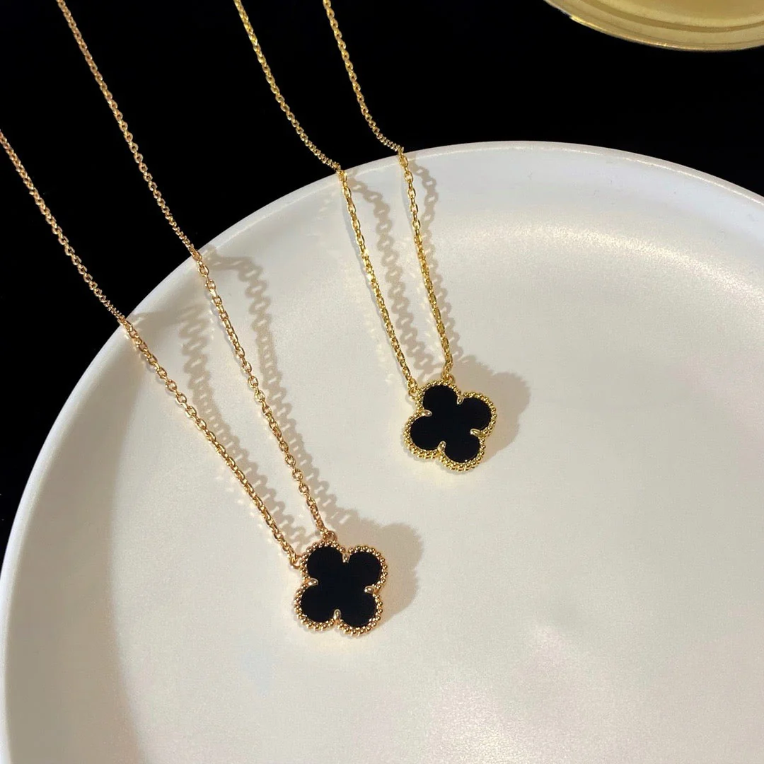 [VA]CLOVER 15MM BLACK ONYX SINGLE FLOWER NECKLACE
