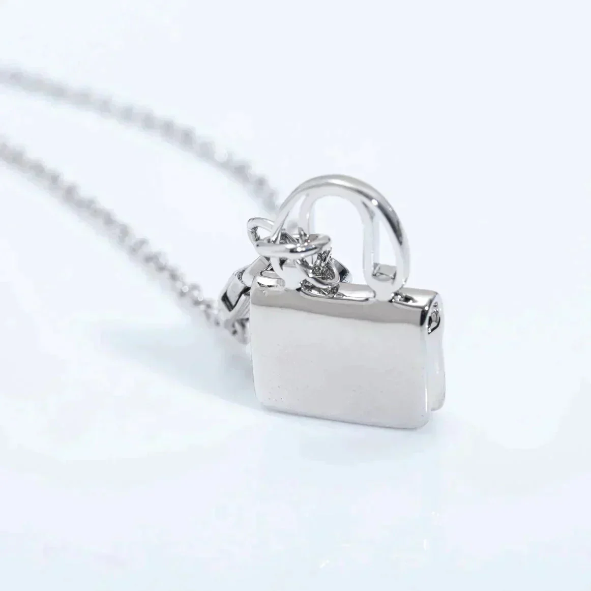 [Hmes]AMULETTE PEDANT SILVER NECKLACE