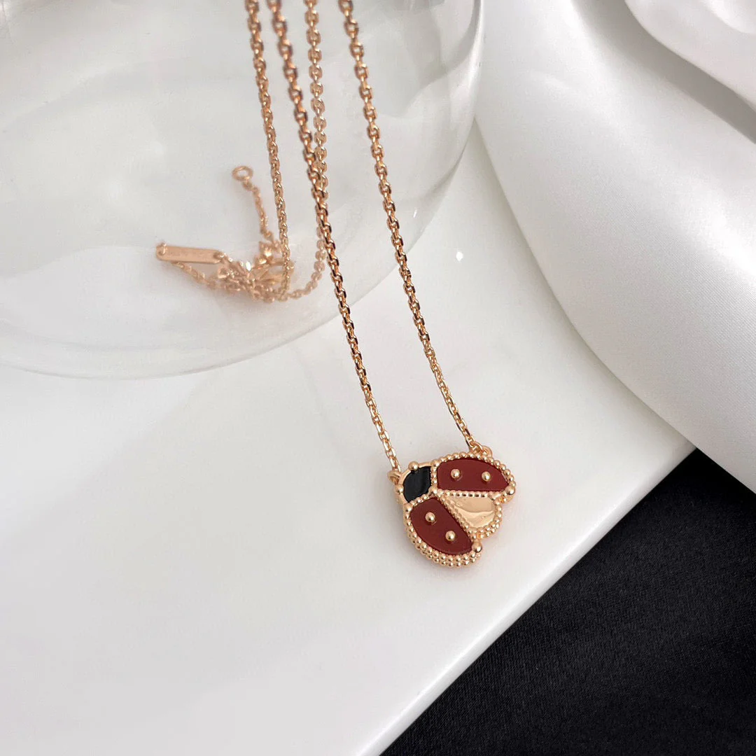 [VA]LUCKY  CARNELIANS LADYBUG NECKLACE