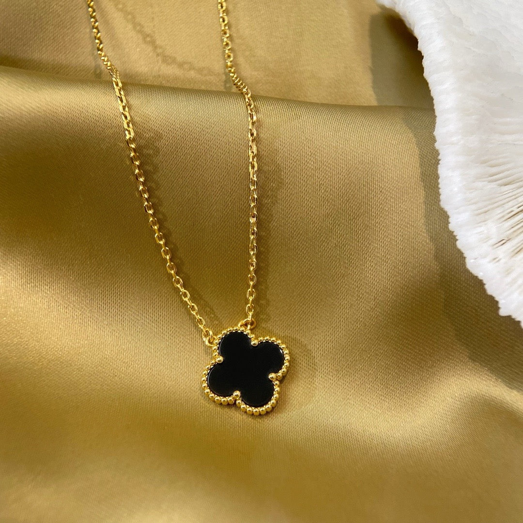 [VA]CLOVER 15MM BLACK ONYX SINGLE FLOWER NECKLACE