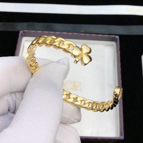 [CD] CLOVER GOLD CUFF BRACELET