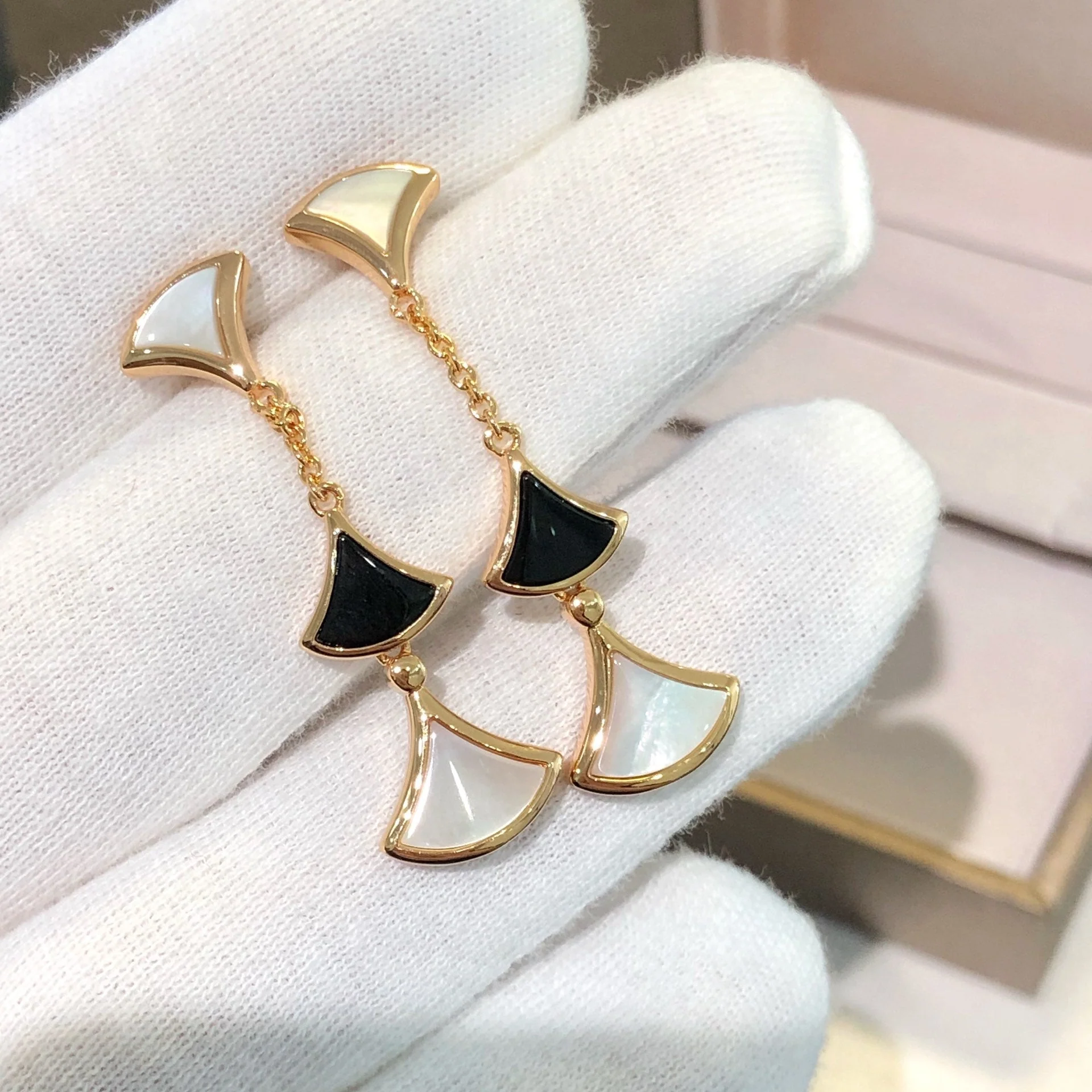 [BV]DREAM EARRINGS 3 MOTIFS ONYX MOP PINK GOLD