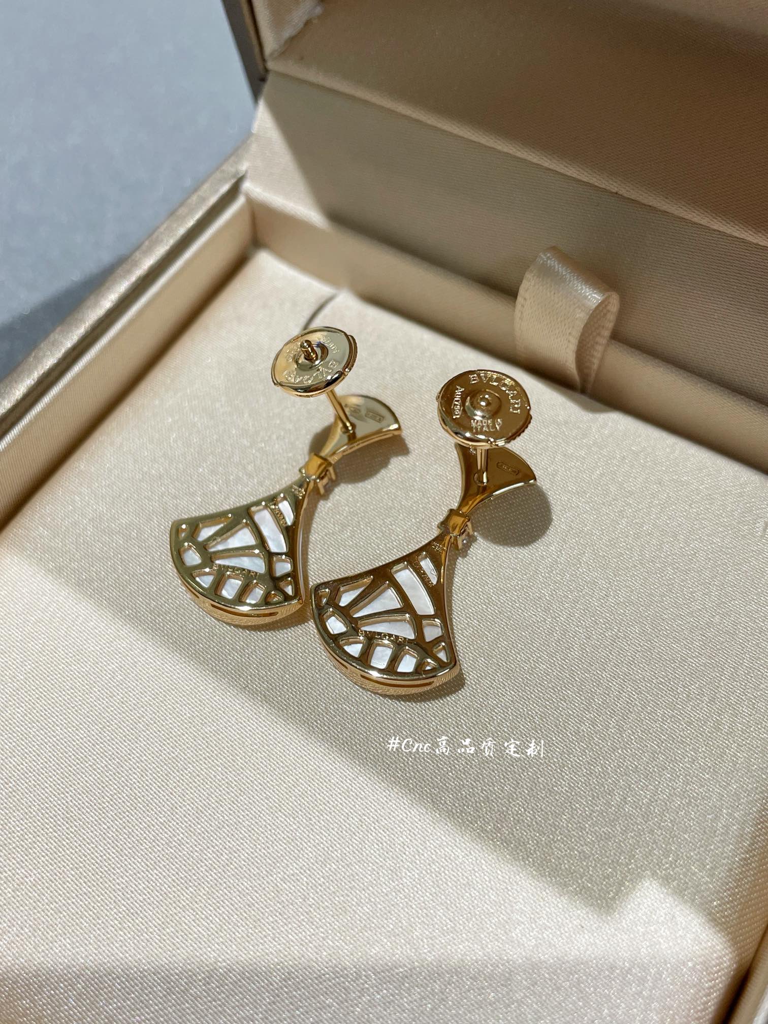 [BV]DREAM MOP 1 DIAMOND EARRINGS