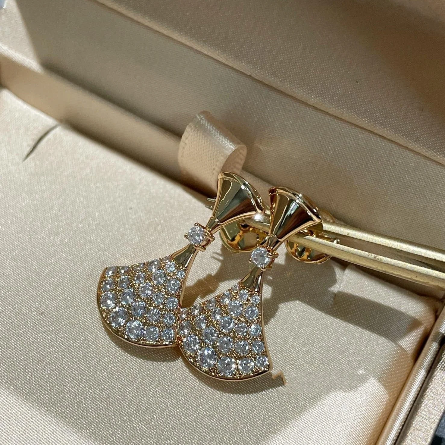 [BV]DREAM EARRINGS DIAMOND