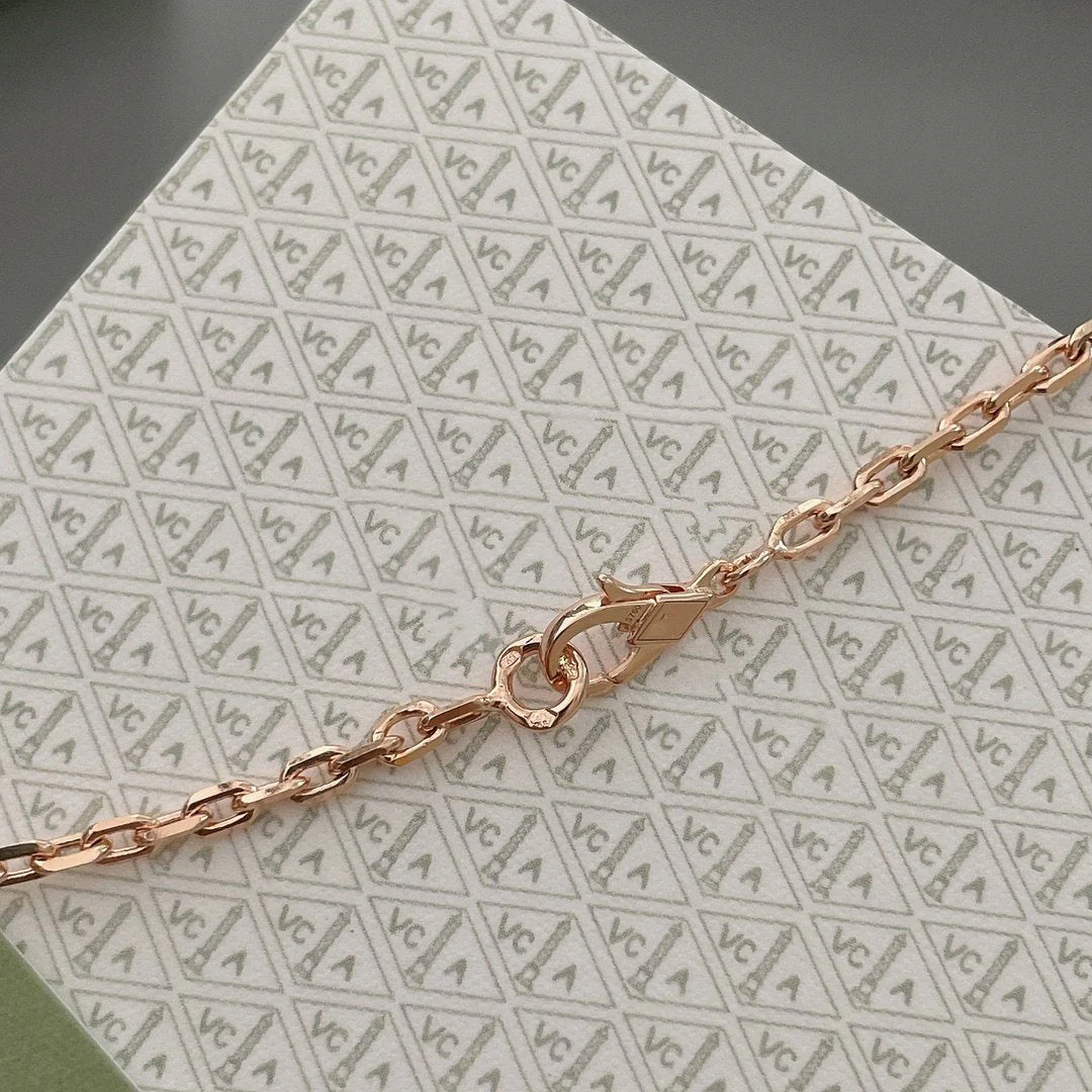 [VA]LUCKY SPRING 15 MOTIFS ROSE GOLD NECKLACE