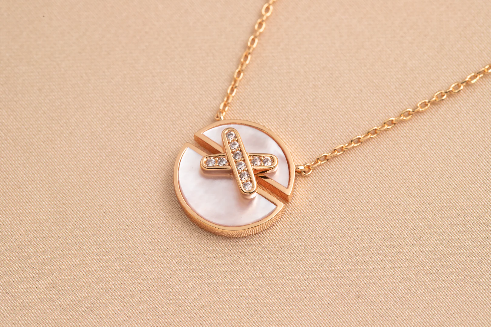 [CH]JEUX DE PINK GOLD DIAMOND NECKLACE