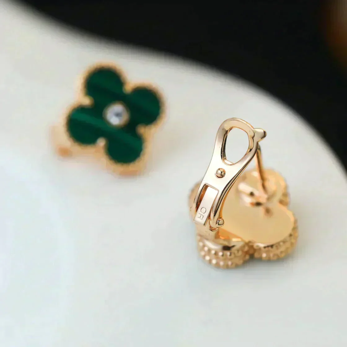 [VA]CLOVER MEDIUM 1 MOTIFS MALACHITE DIAMOND EARRINGS