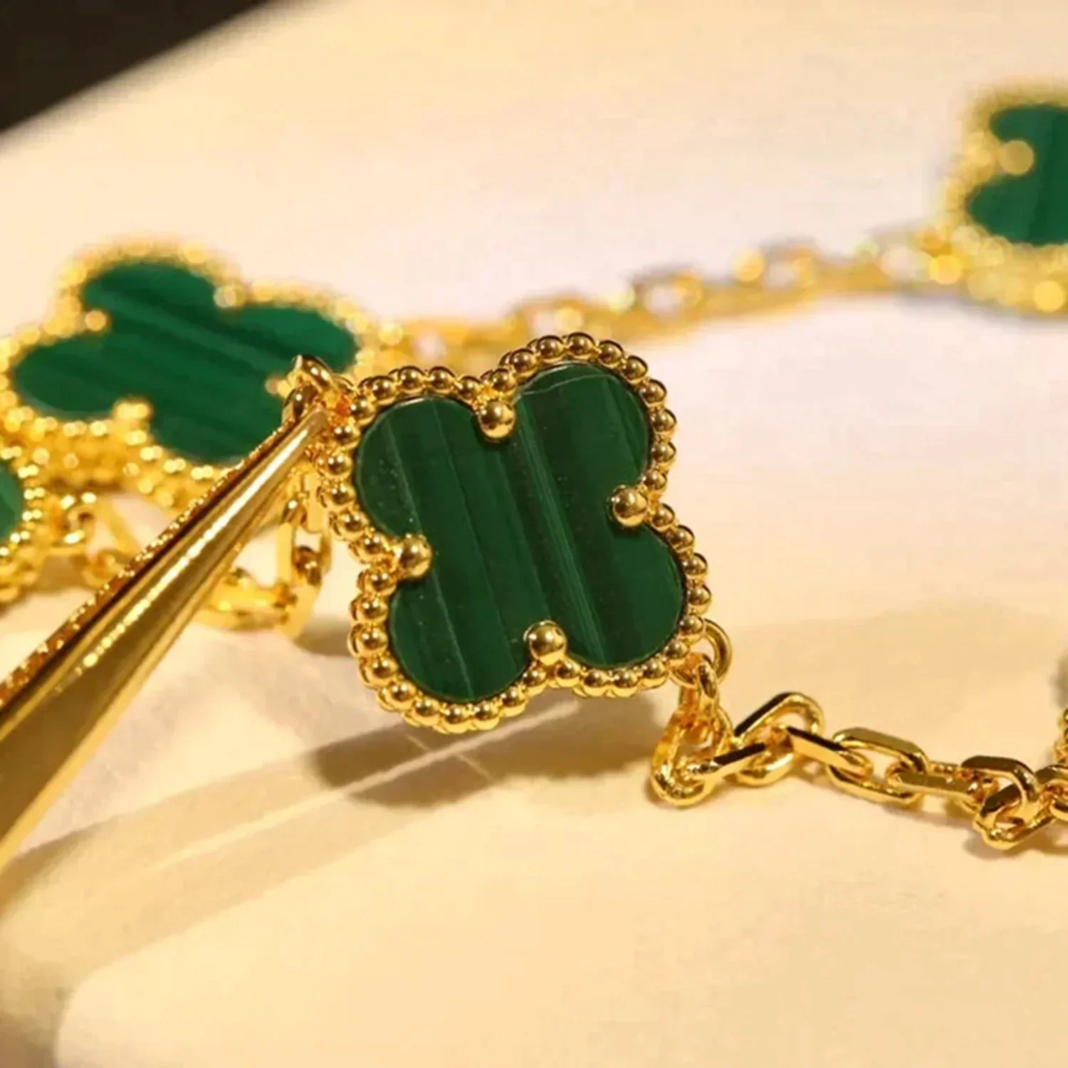 [VA]CLOVER 5 MOTIFS MALACHITE BRACELET