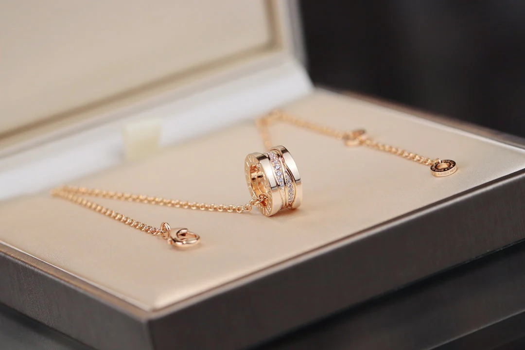 [BV]ZERO 1 PINK GOLD DIAMOND NECKLACE