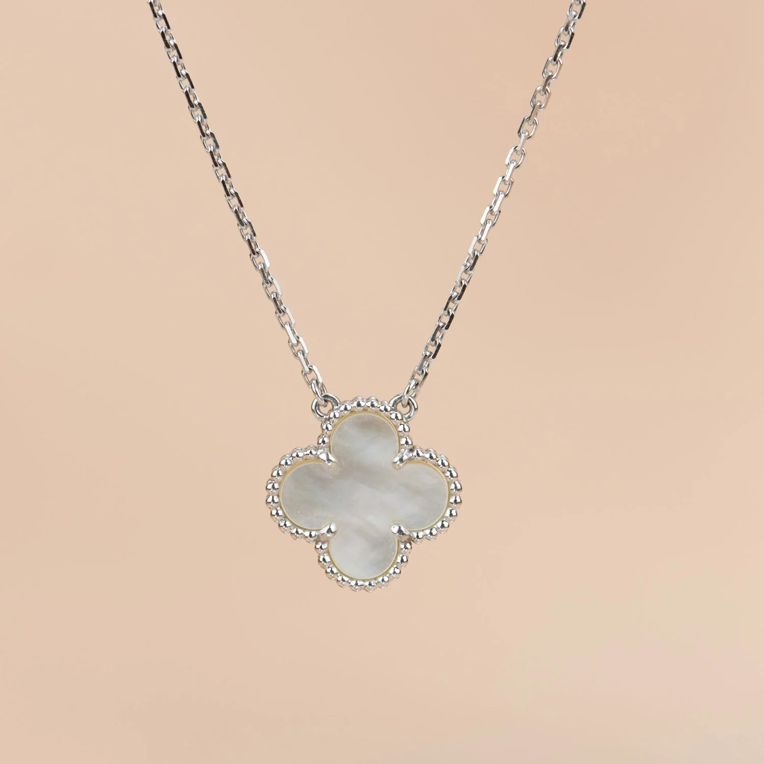 [VA]CLOVER  15MM WHITE MOTHER-OF-PEARL SILVER