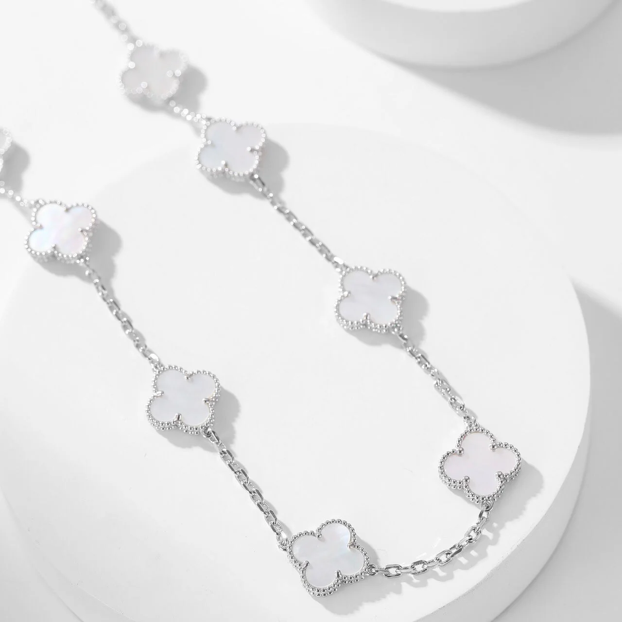 [VA]CLOVER 10 MOTIFS WHITE MOTHER OF PEARL NECKLACE