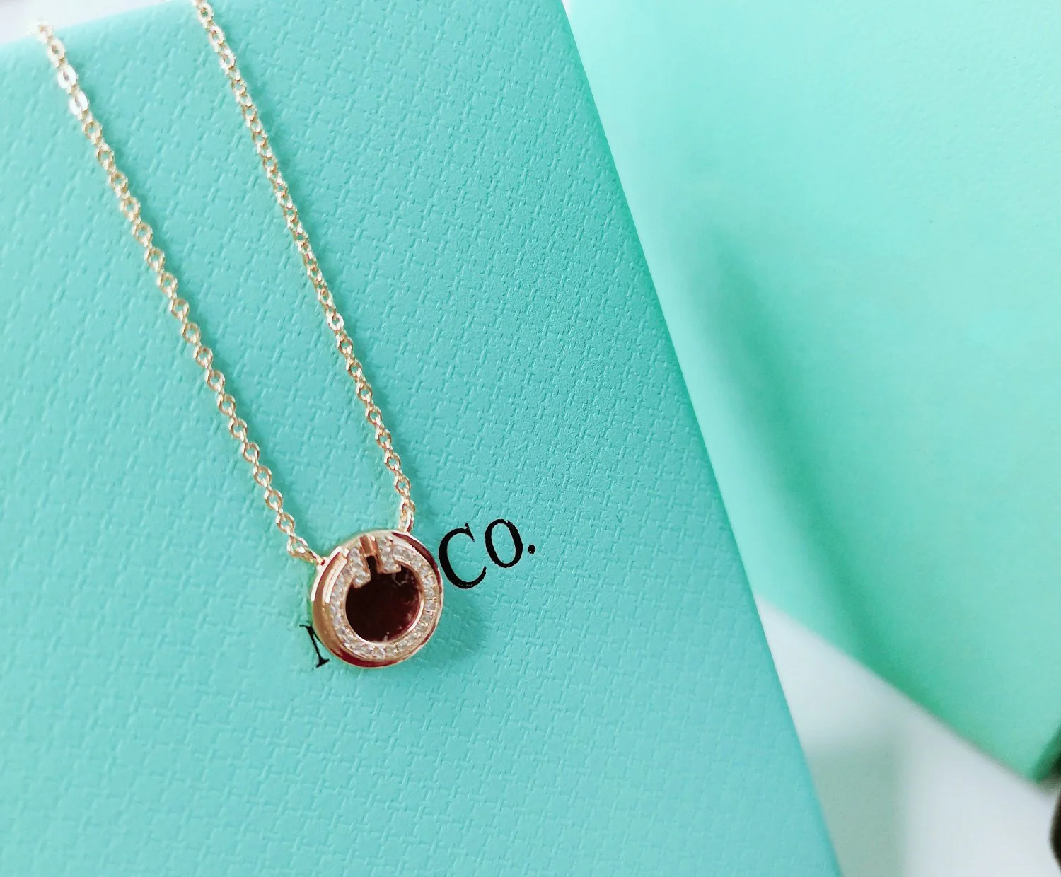 [TF]DIAMOND AND MOTHER PEARL CIRCLE NECKLACE PENDANT