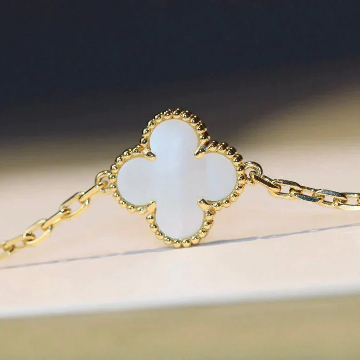 [VA]CLOVER 20 MOTIFS WHITE MOP NECKLACE