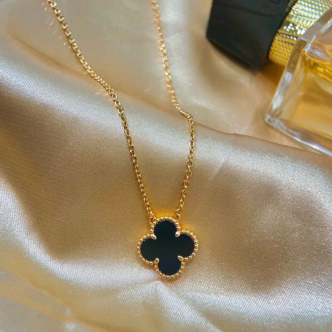 [VA]CLOVER 15MM BLACK ONYX SINGLE FLOWER NECKLACE