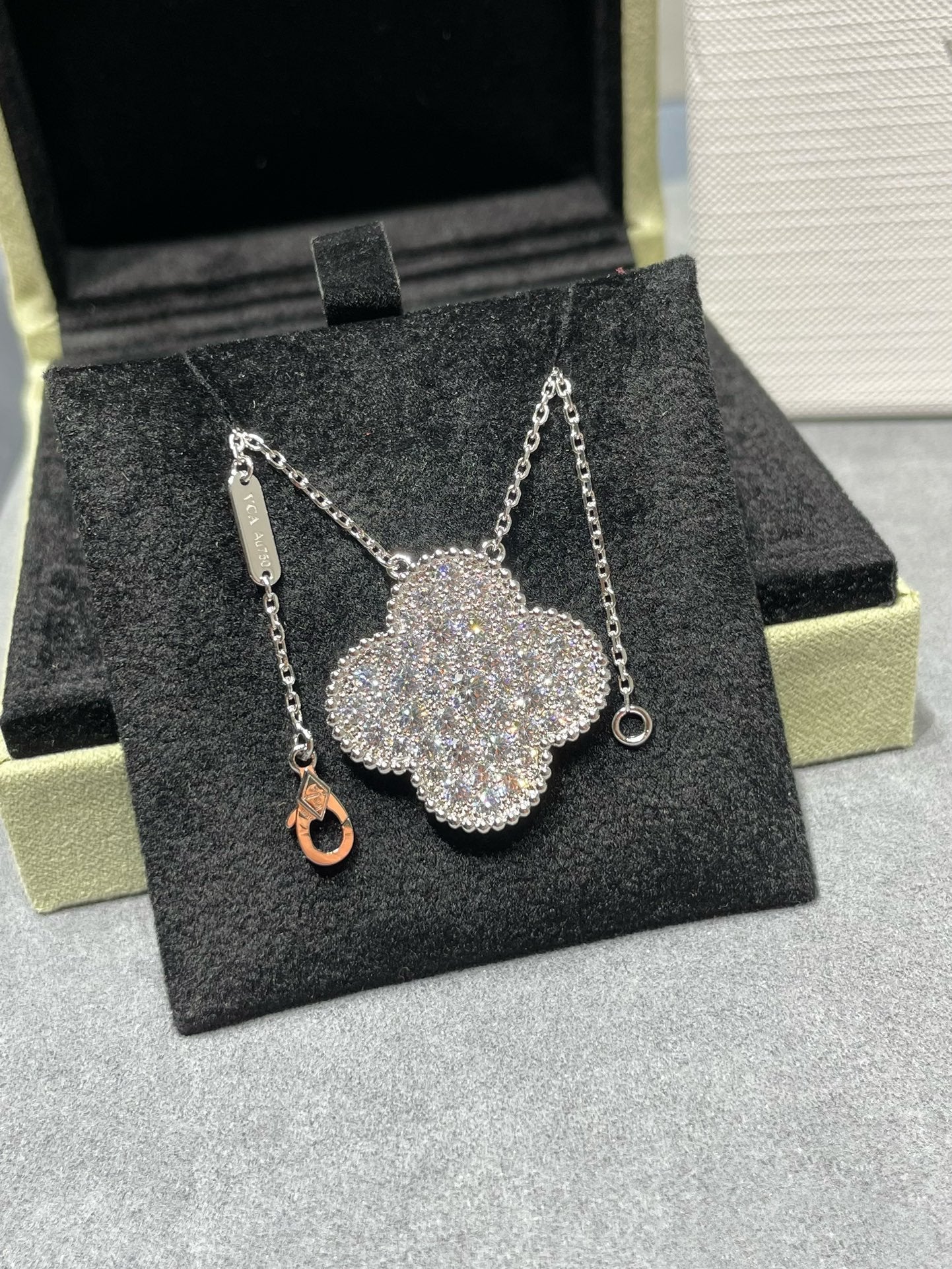 [VA]CLOVER 25MM LARGE PENDANT DIAMOND PAVED SILVER NECKLACE
