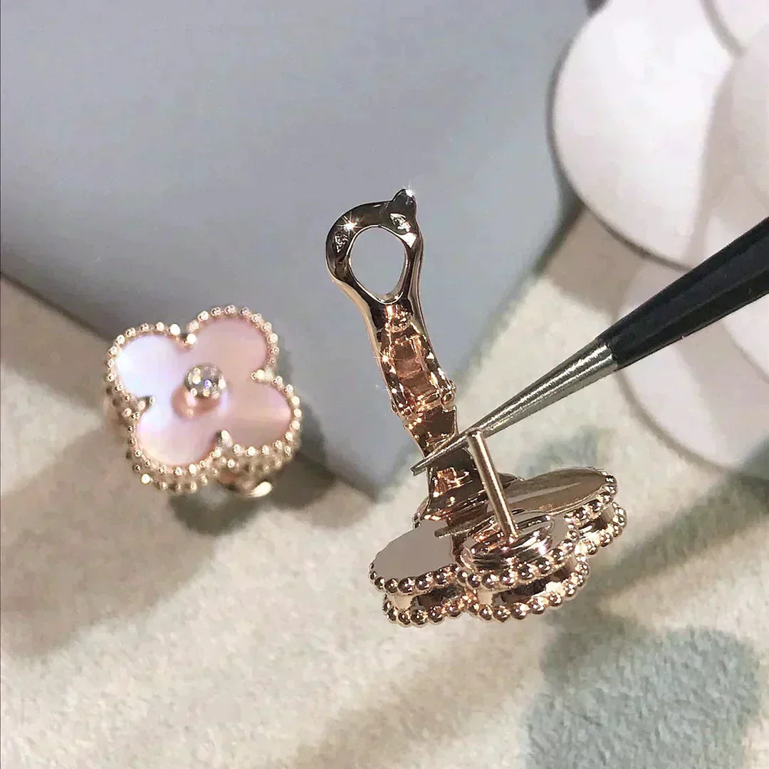 [VA]CLOVER MEDIUM 1 MOTIFS  PINK MOP DIAMOND EARRINGS