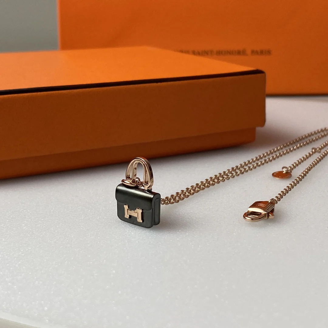 [Hmes]CONSTANCE BLACK PEDANT PINK GOLD NECKLACE
